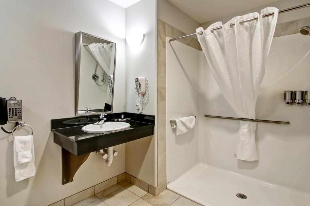 Canalta Hotel Moosomin Luaran gambar