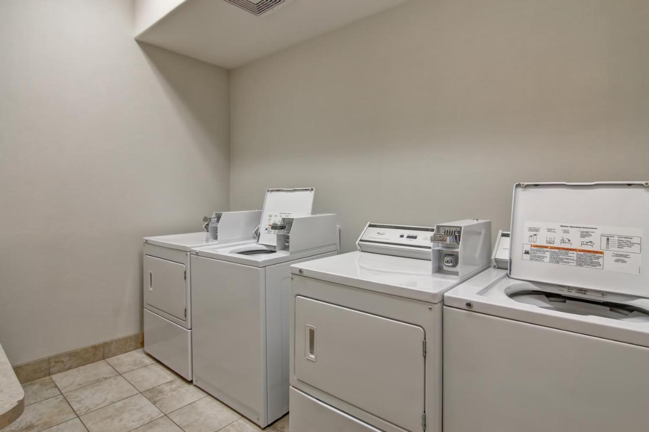 Canalta Hotel Moosomin Luaran gambar