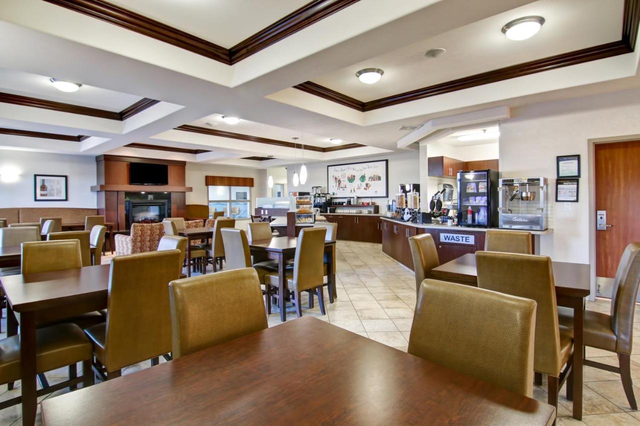 Canalta Hotel Moosomin Luaran gambar